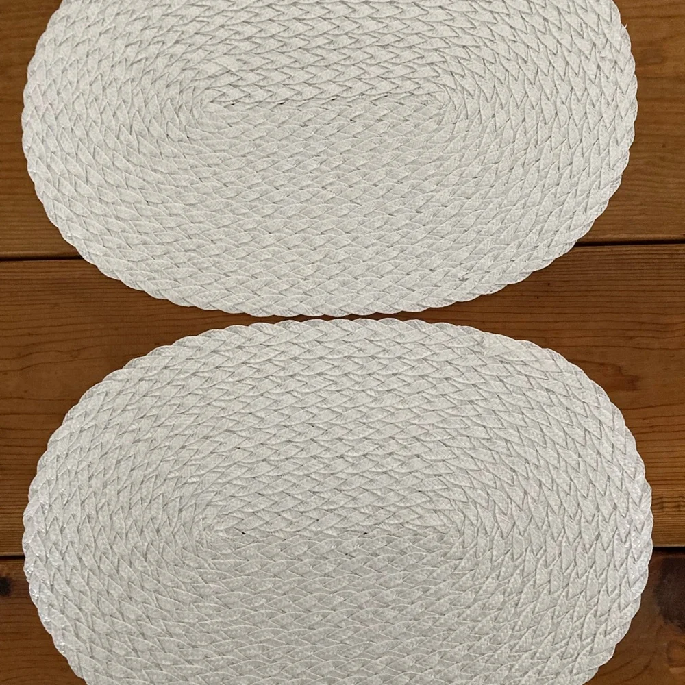 Oval shape woven white placemats